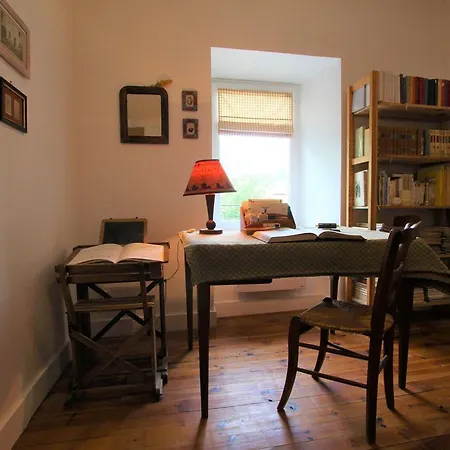 Semesterbostad Maison Spacieuse Avec Grande Cour Et Terrasse, Parfait Pour Familles, Proche St-paulien Et Allegre. - Fr-1-582-306 *