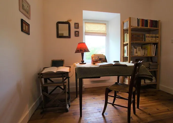 Feriehus Maison Spacieuse Avec Grande Cour Et Terrasse, Parfait Pour Familles, Proche St-paulien Et Allegre. - Fr-1-582-306 *