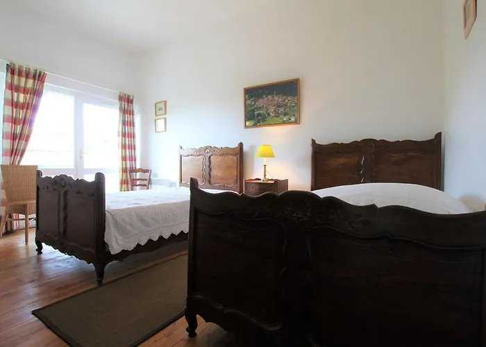 Maison Spacieuse Avec Grande Cour Et Terrasse, Parfait Pour Familles, Proche St-paulien Et Allegre. - Fr-1-582-306 * Vernassal