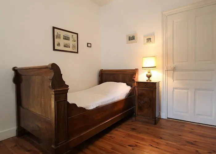 Maison Spacieuse Avec Grande Cour Et Terrasse, Parfait Pour Familles, Proche St-paulien Et Allegre. - Fr-1-582-306