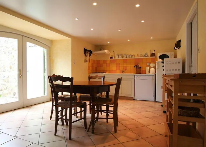 Maison Spacieuse Avec Grande Cour Et Terrasse, Parfait Pour Familles, Proche St-paulien Et Allegre. - Fr-1-582-306 Feriehus *