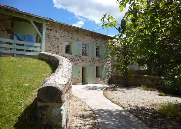 Feriehus Maison Spacieuse Avec Grande Cour Et Terrasse, Parfait Pour Familles, Proche St-paulien Et Allegre. - Fr-1-582-306 *